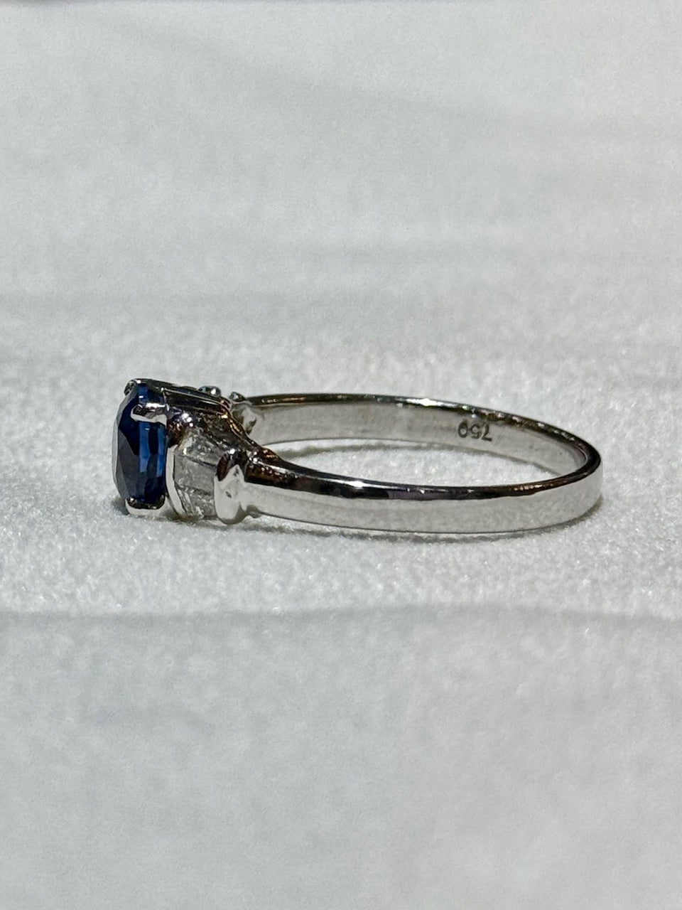 Ceylon Sapphire & Diamond Ring