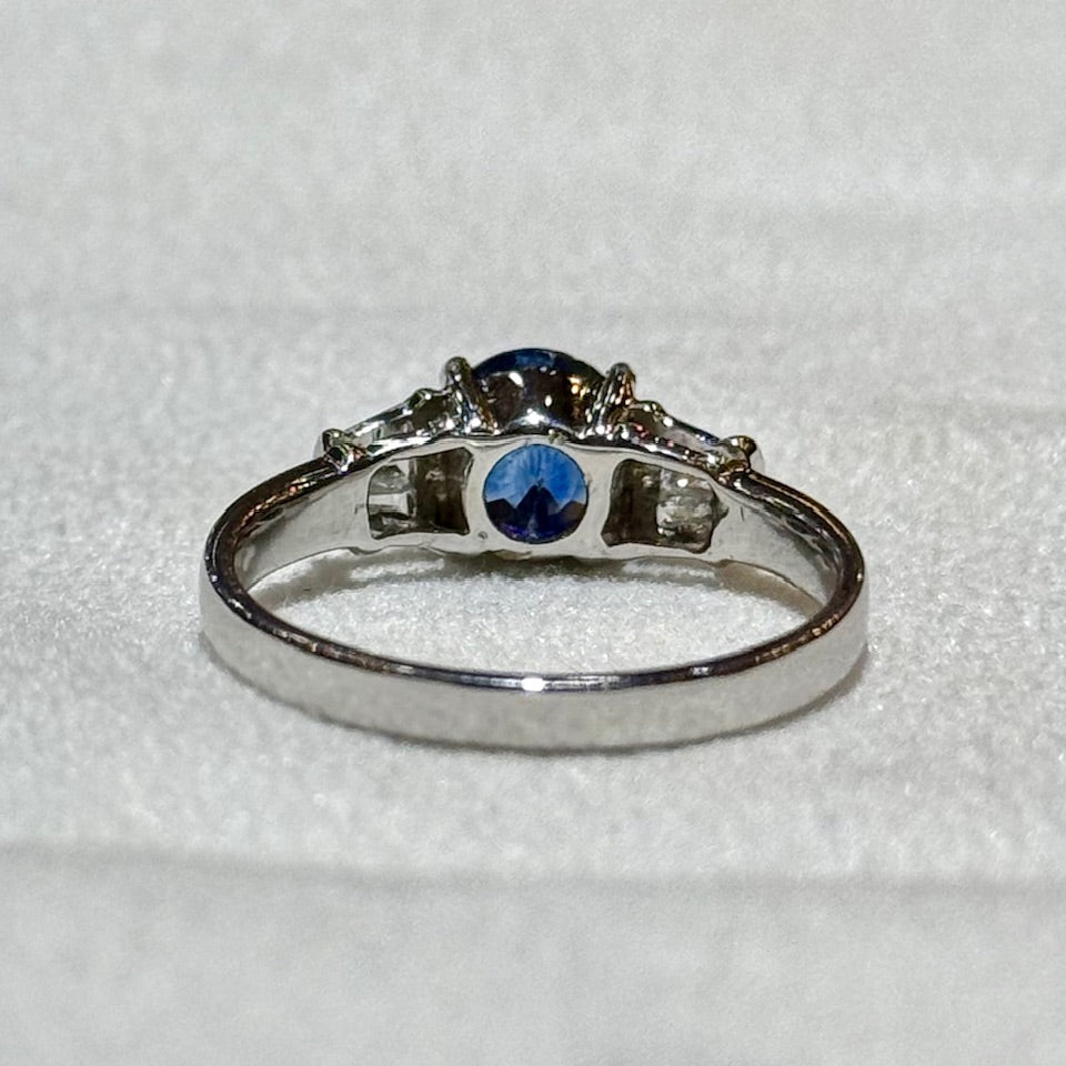 Ceylon Sapphire & Diamond Ring