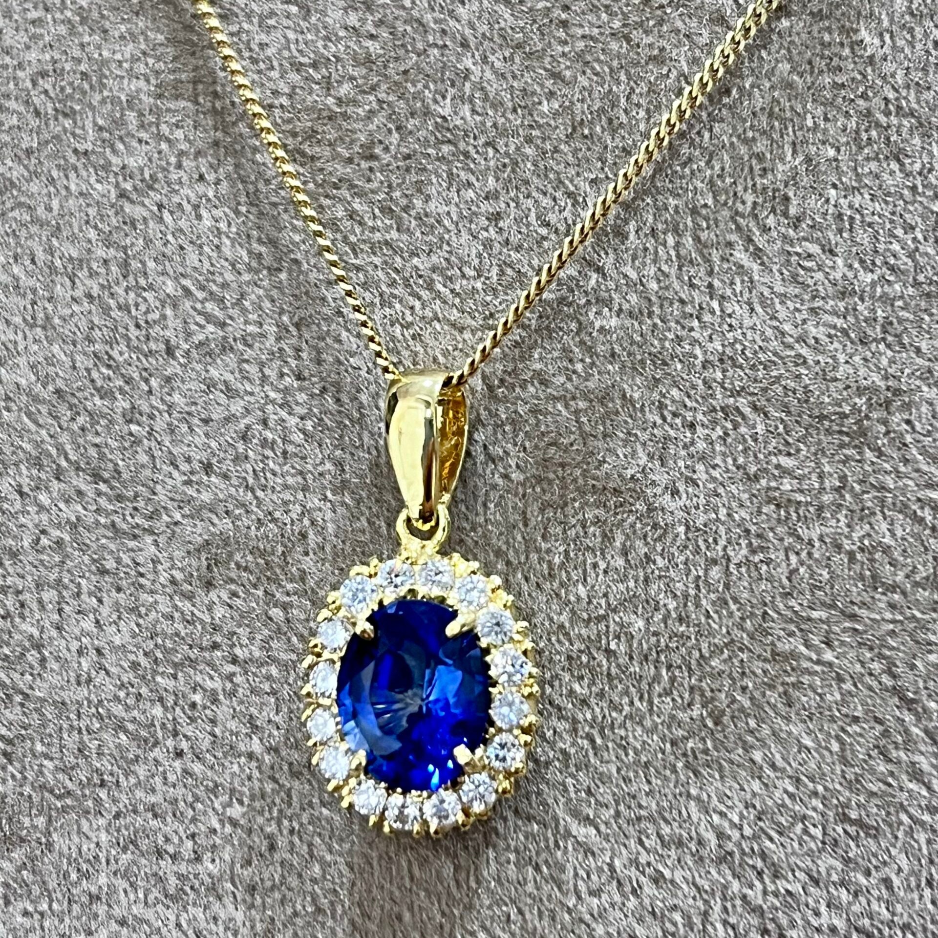 Ceylon Blue Sapphire & Diamond Pendant